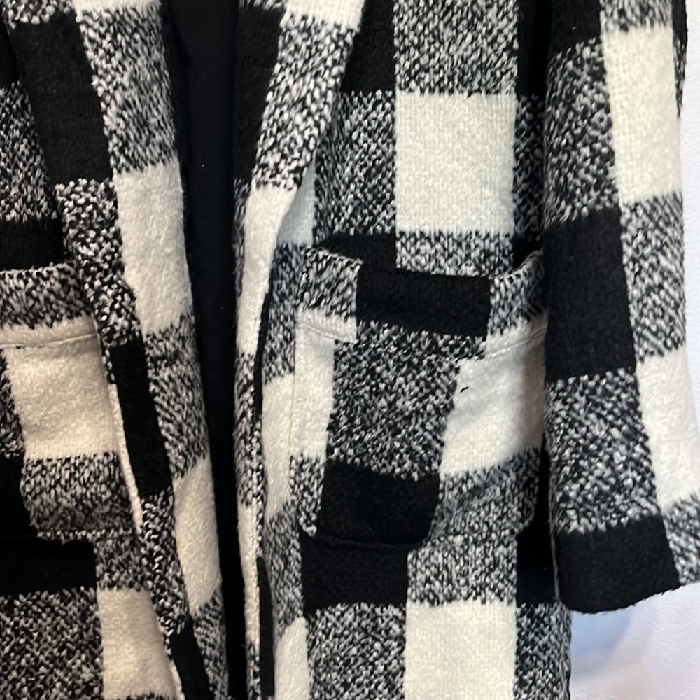 coat - Picture 2 of 3